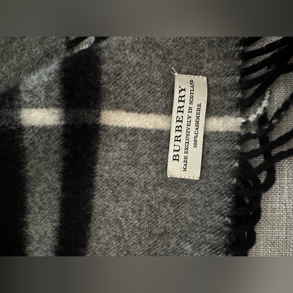 Burberry cashmere scarf